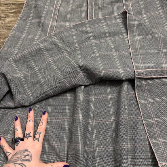 Y2K Vintage Sunny Leigh Plaid Fit & Flare Knee Skirt (Grey/Pink) Size 10 - Picture 3 of 7